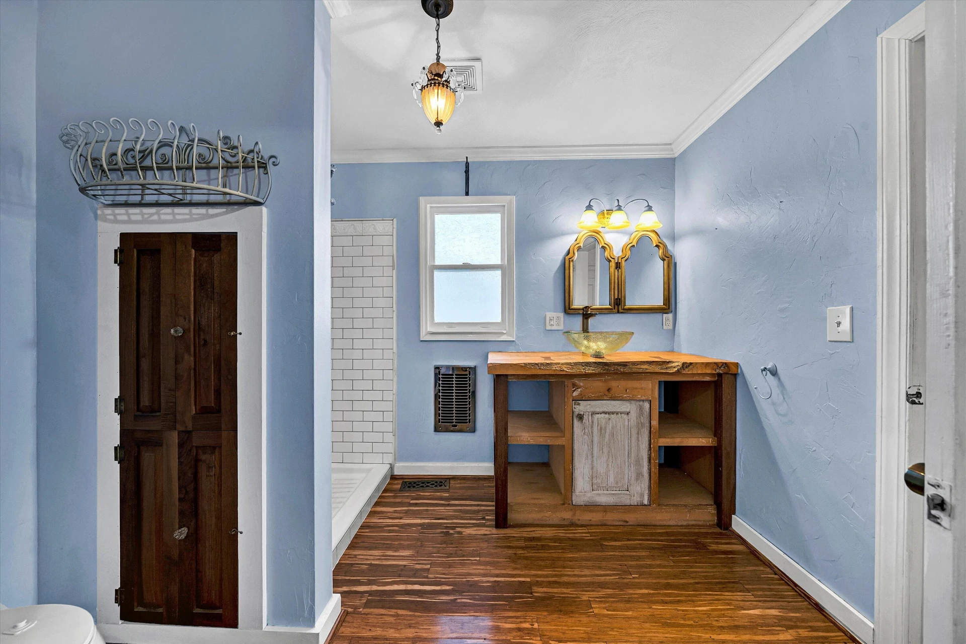 8 Middle ST - Photo 12