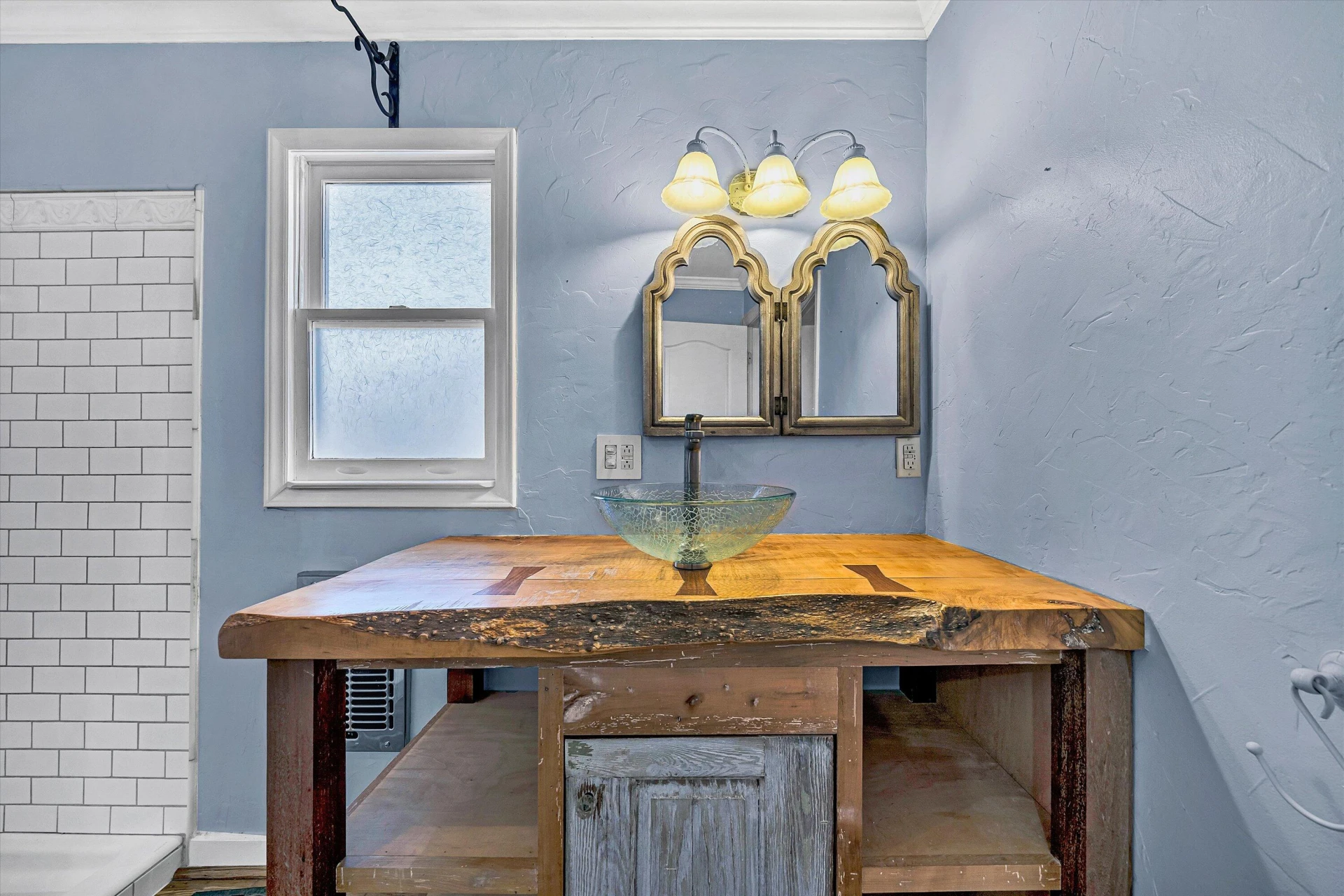 8 Middle ST - Photo 13