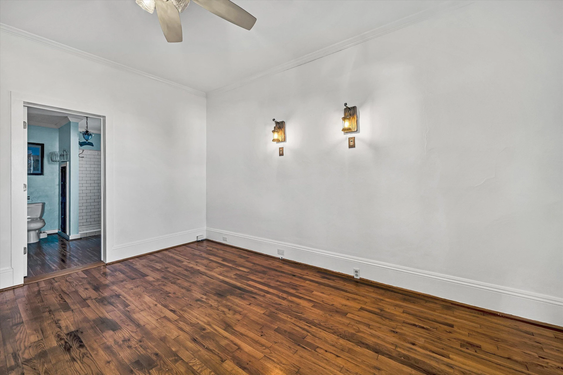 8 Middle ST - Photo 18