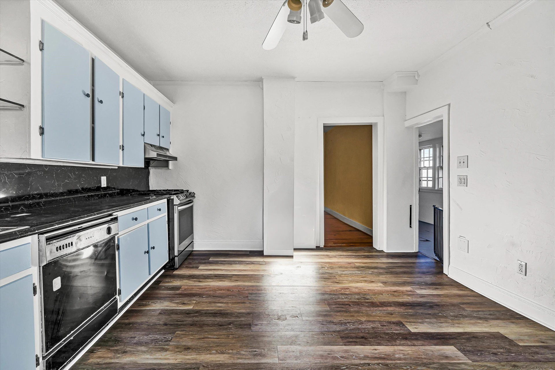 8 Middle ST - Photo 21