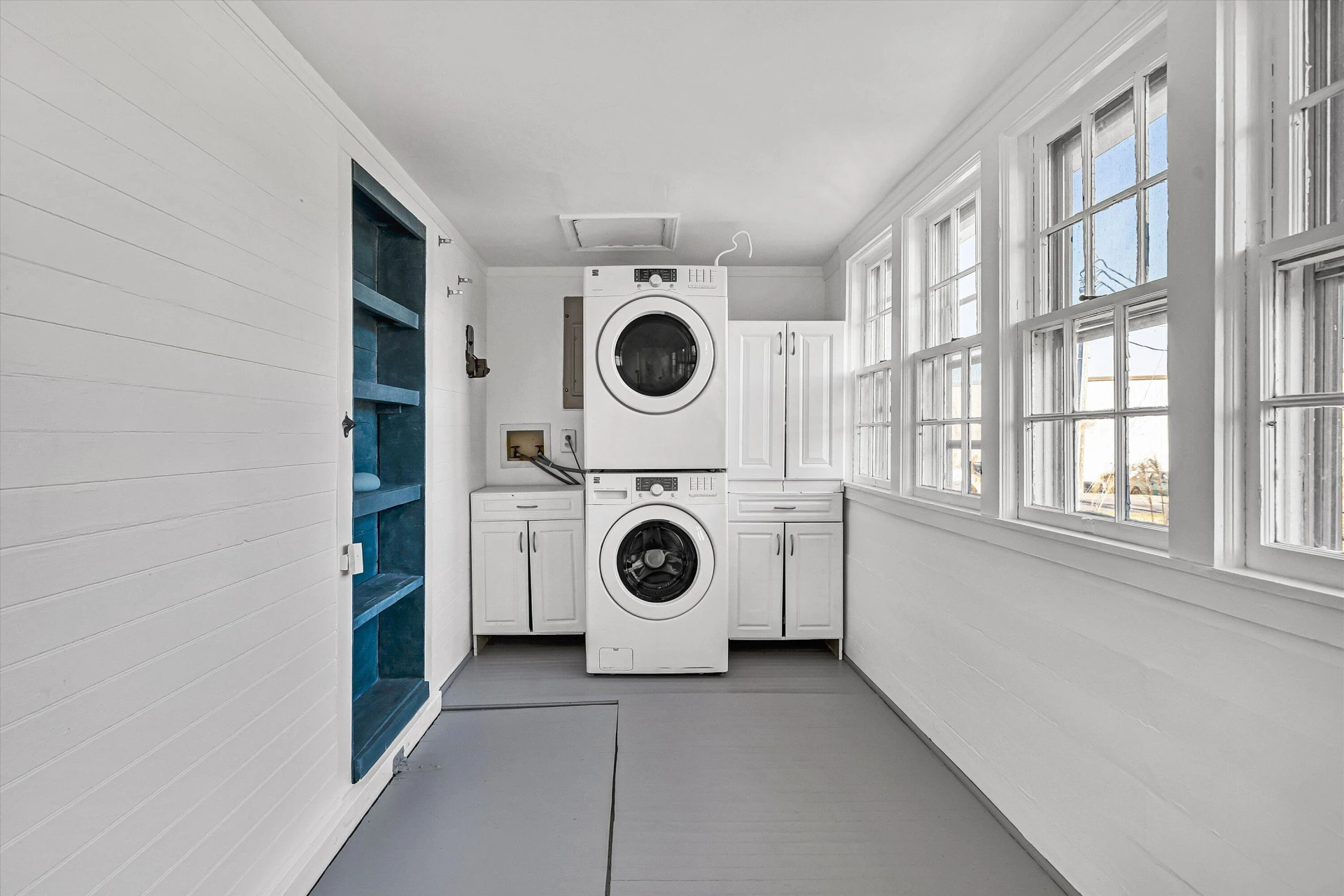 8 Middle ST - Photo 25