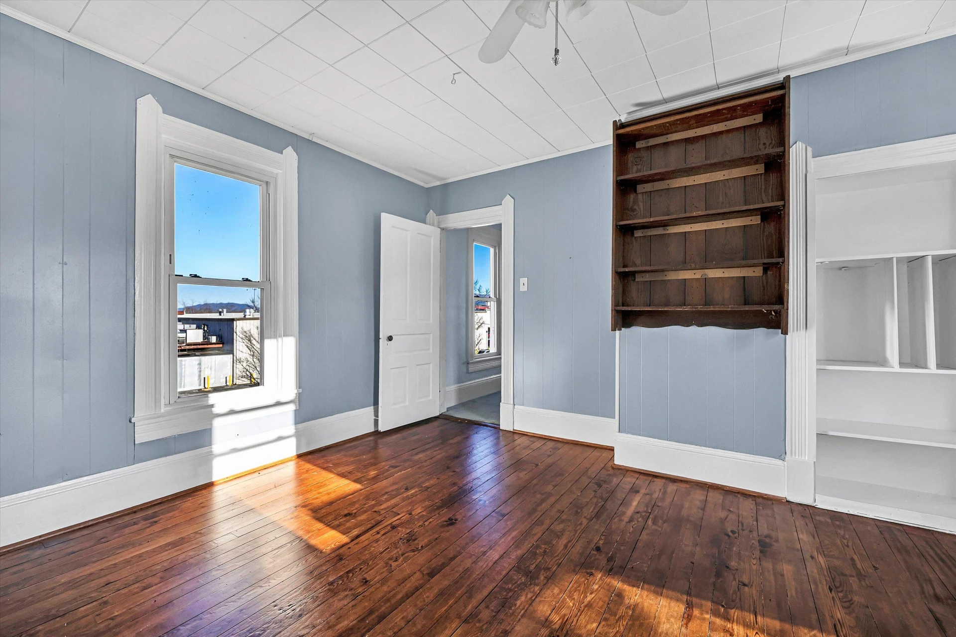 8 Middle ST - Photo 33