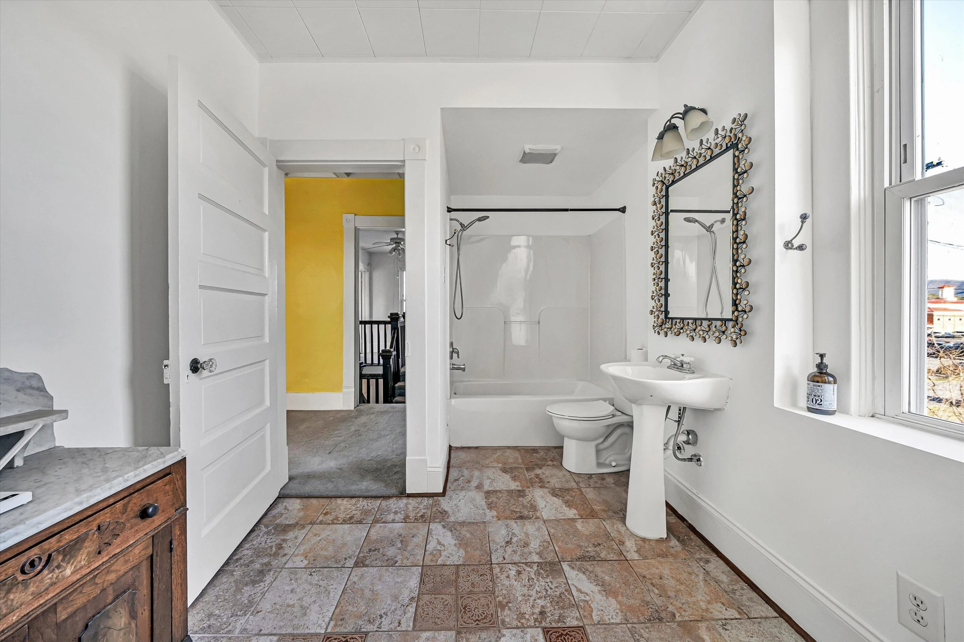 8 Middle ST - Photo 35