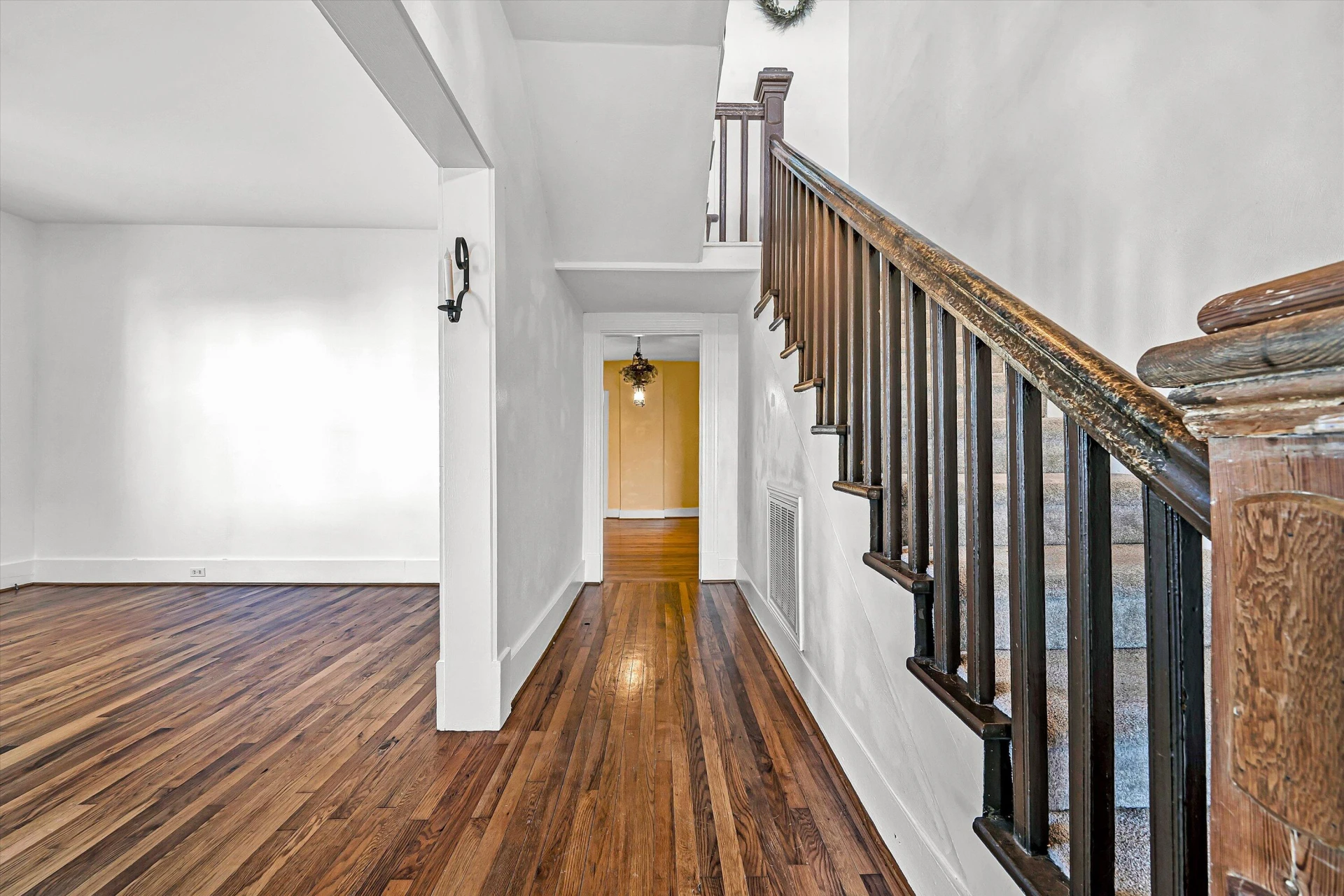 8 Middle ST - Photo 5