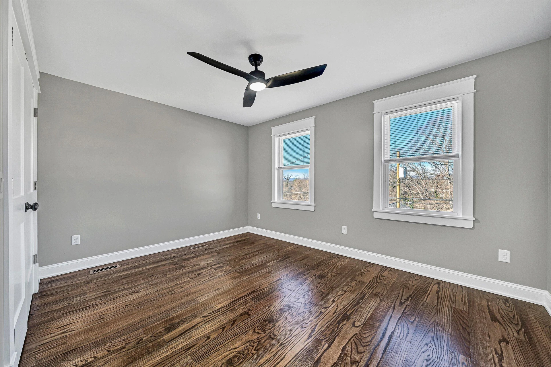 1617 Eastgate AVE NE - Photo 13