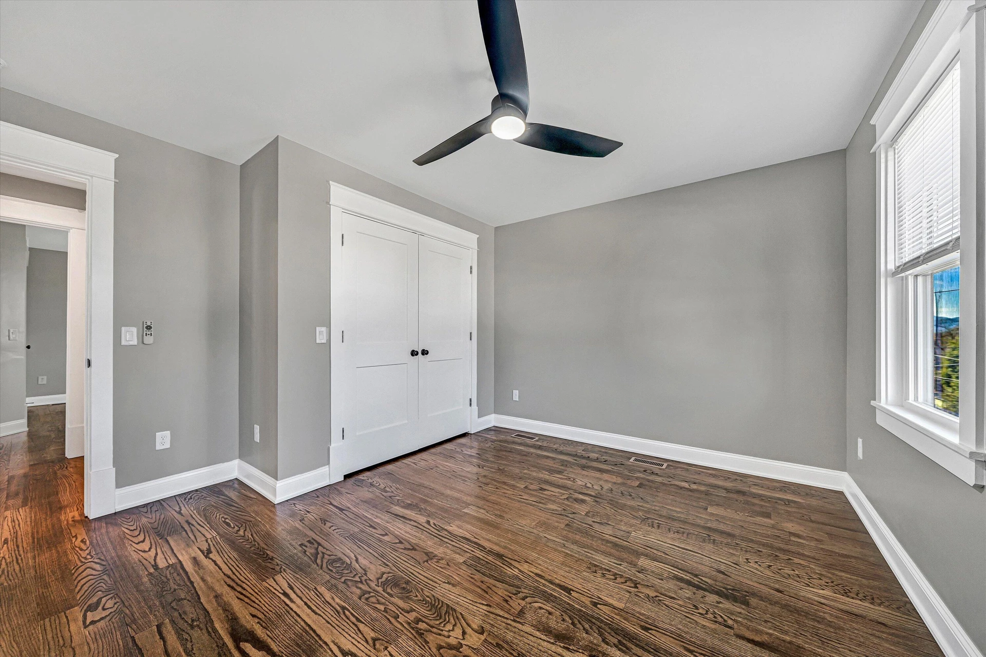 1617 Eastgate AVE NE - Photo 14