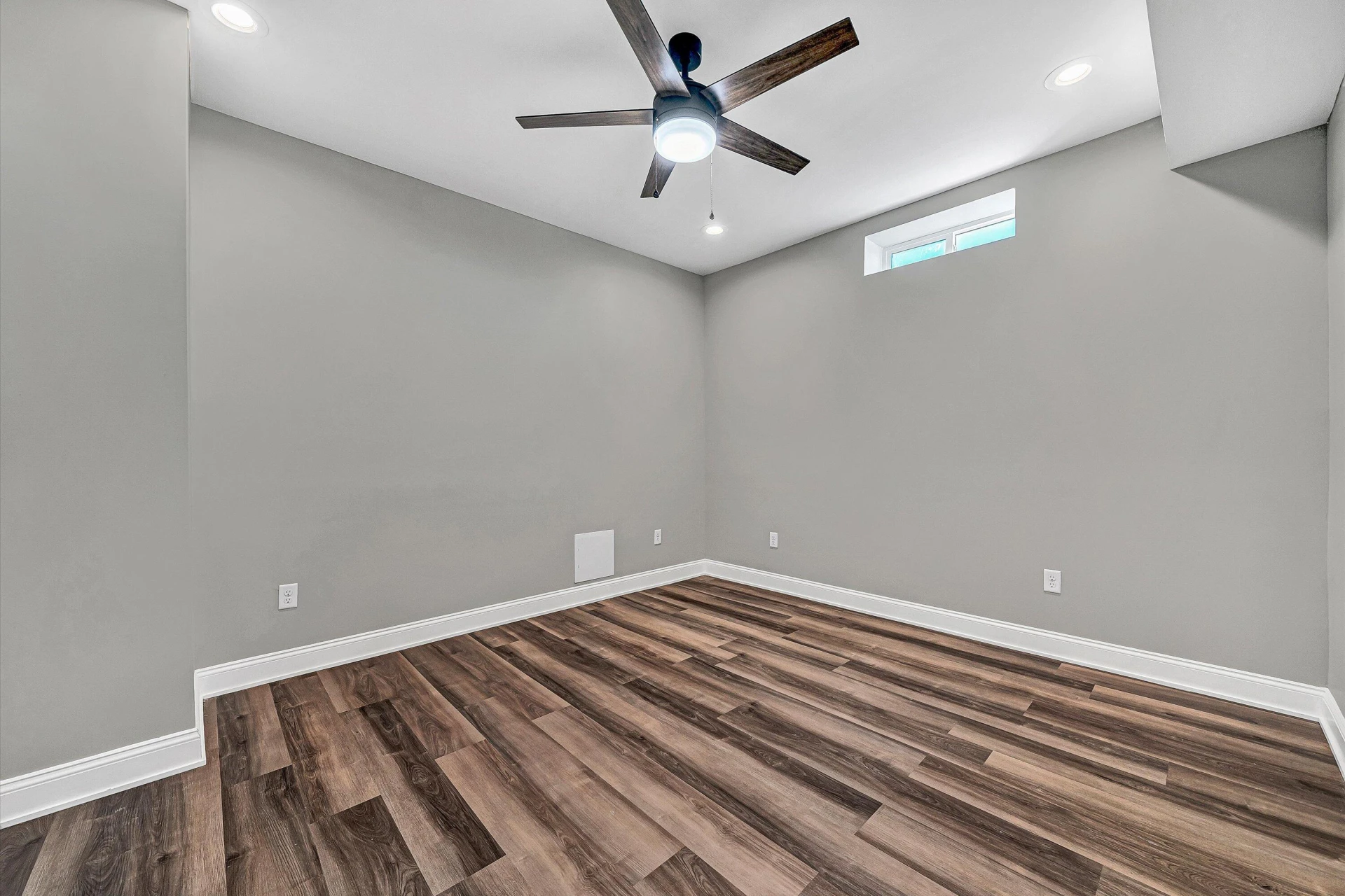 1617 Eastgate AVE NE - Photo 22