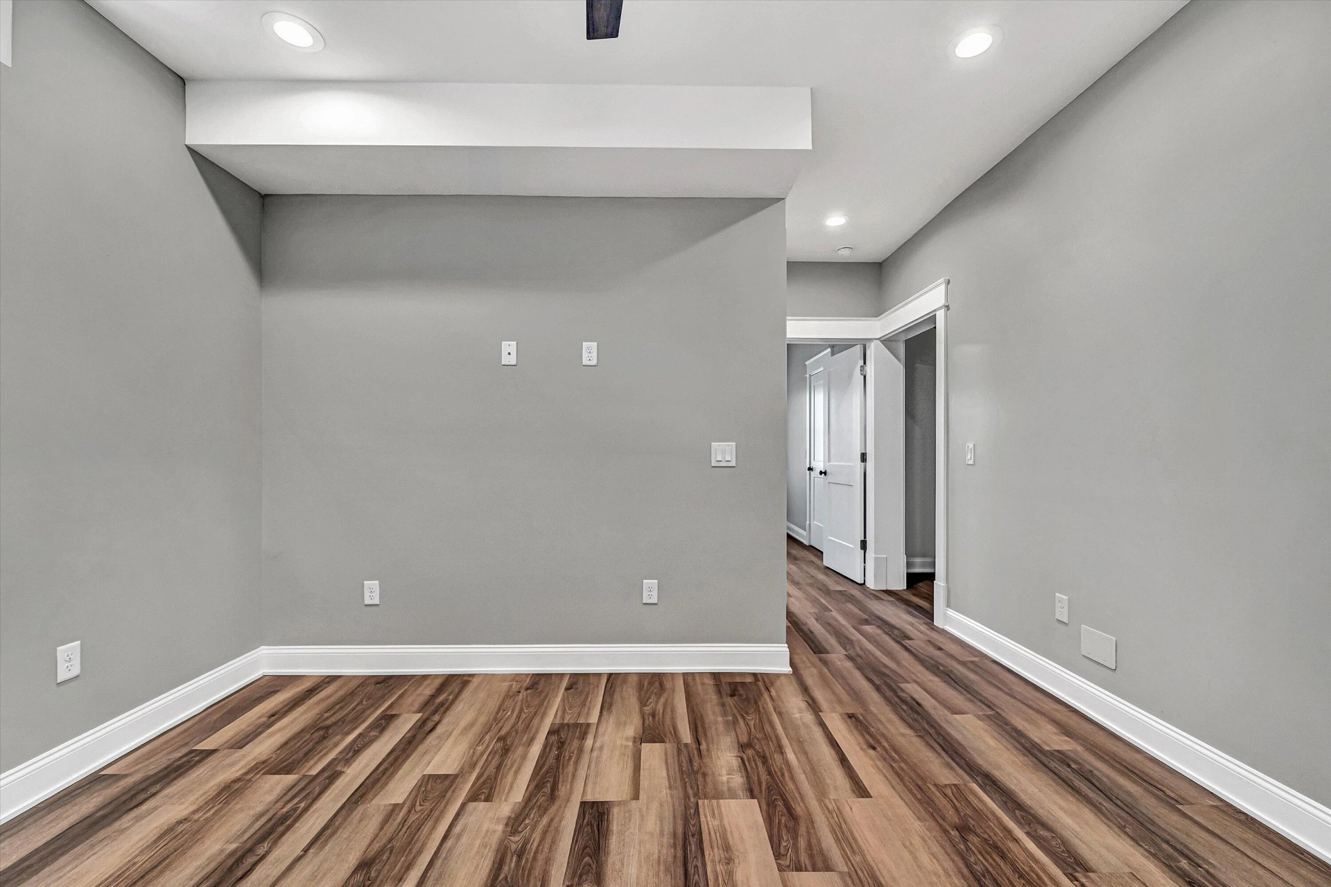 1617 Eastgate AVE NE - Photo 23