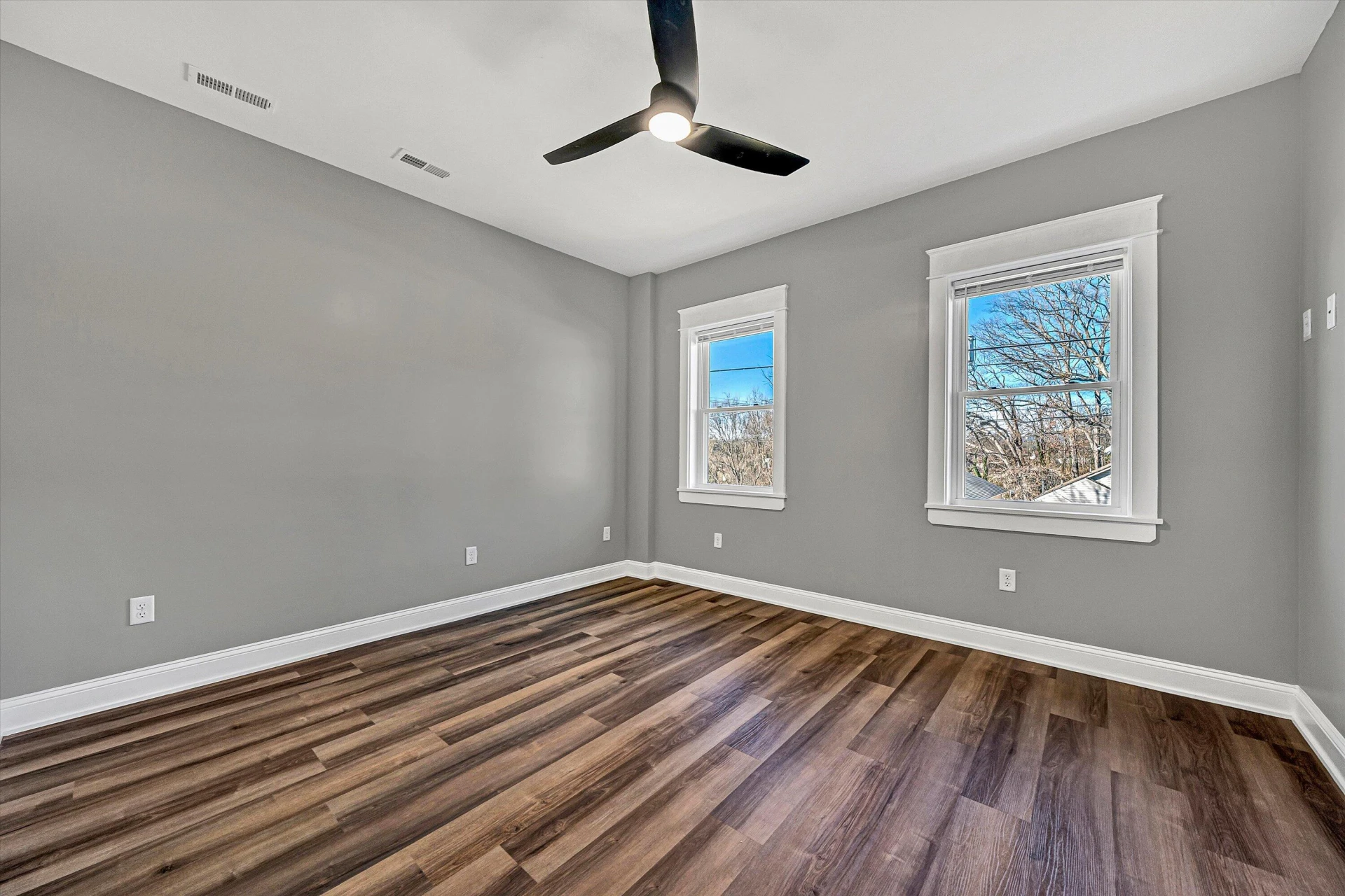 1617 Eastgate AVE NE - Photo 25