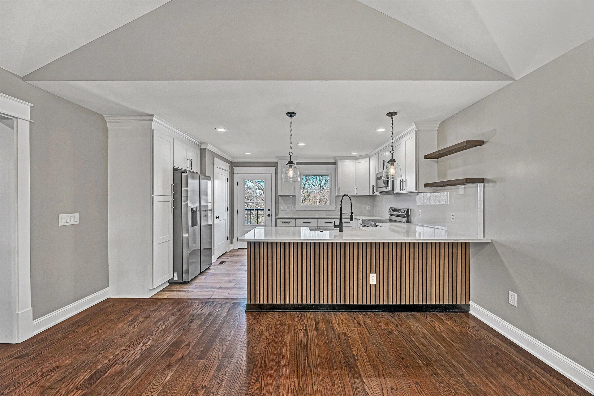 1617 Eastgate AVE NE - Photo 8