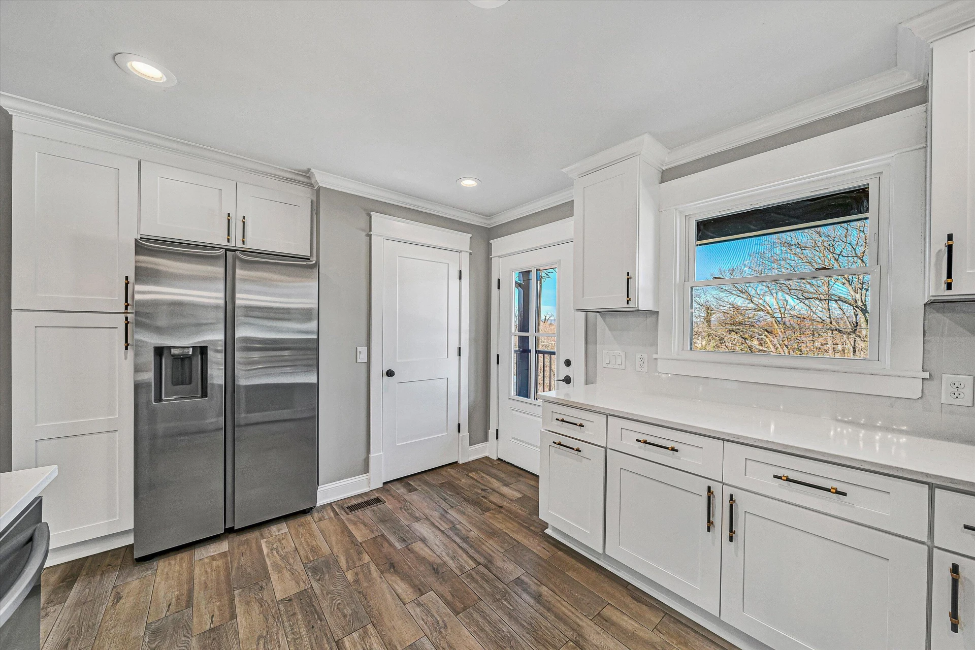 1617 Eastgate AVE NE - Photo 9