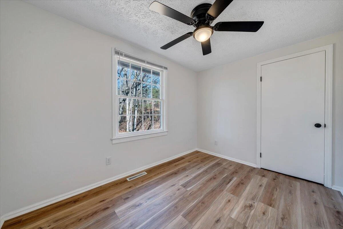 193 Meadow Green DR - Photo 15