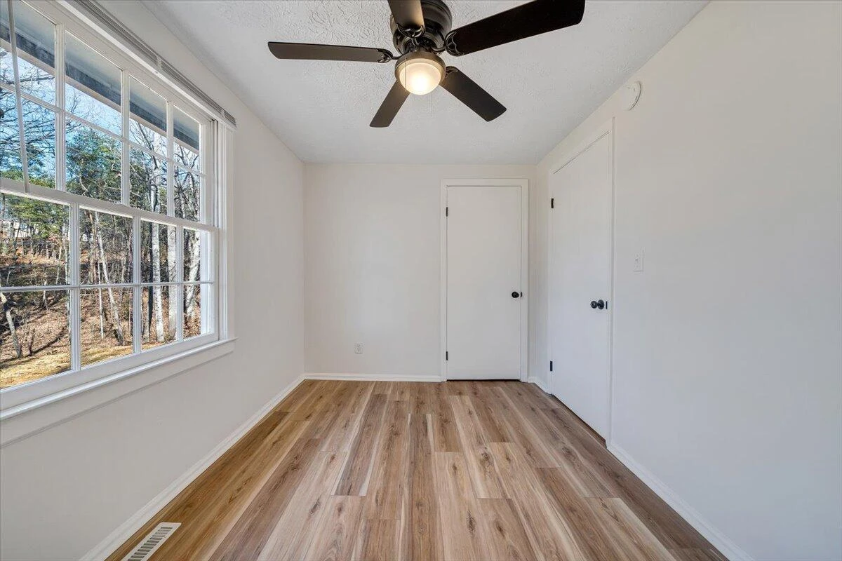 193 Meadow Green DR - Photo 16