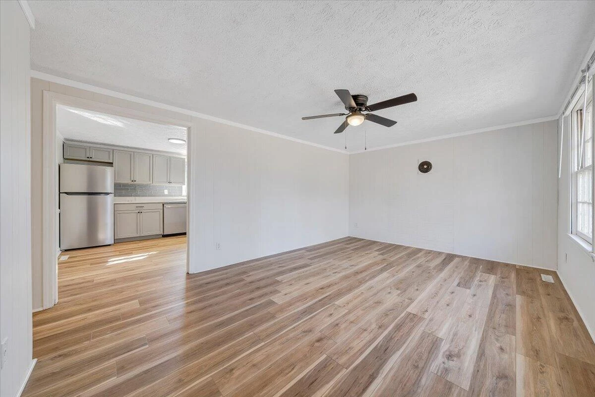 193 Meadow Green DR - Photo 2