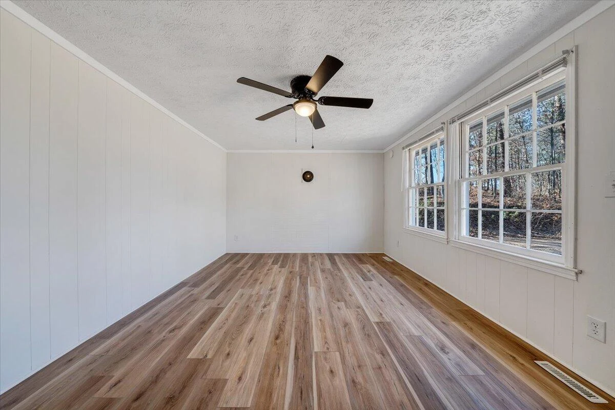 193 Meadow Green DR - Photo 3