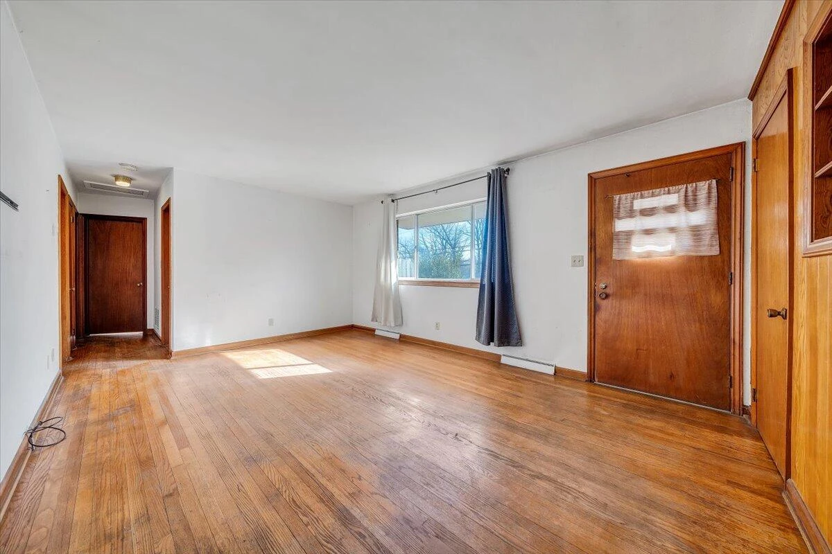 3651 TROUTLAND AVE NW - Photo 2