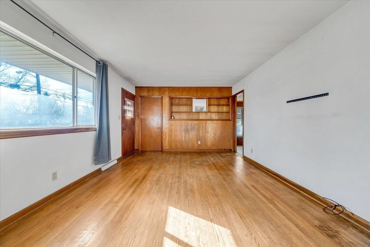 3651 TROUTLAND AVE NW - Photo 4
