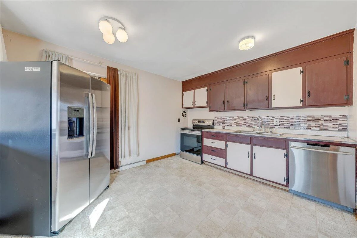 3651 TROUTLAND AVE NW - Photo 6