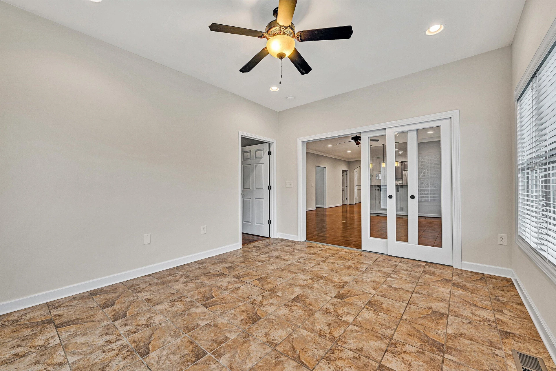 7125 Linn Cove CT - Photo 16