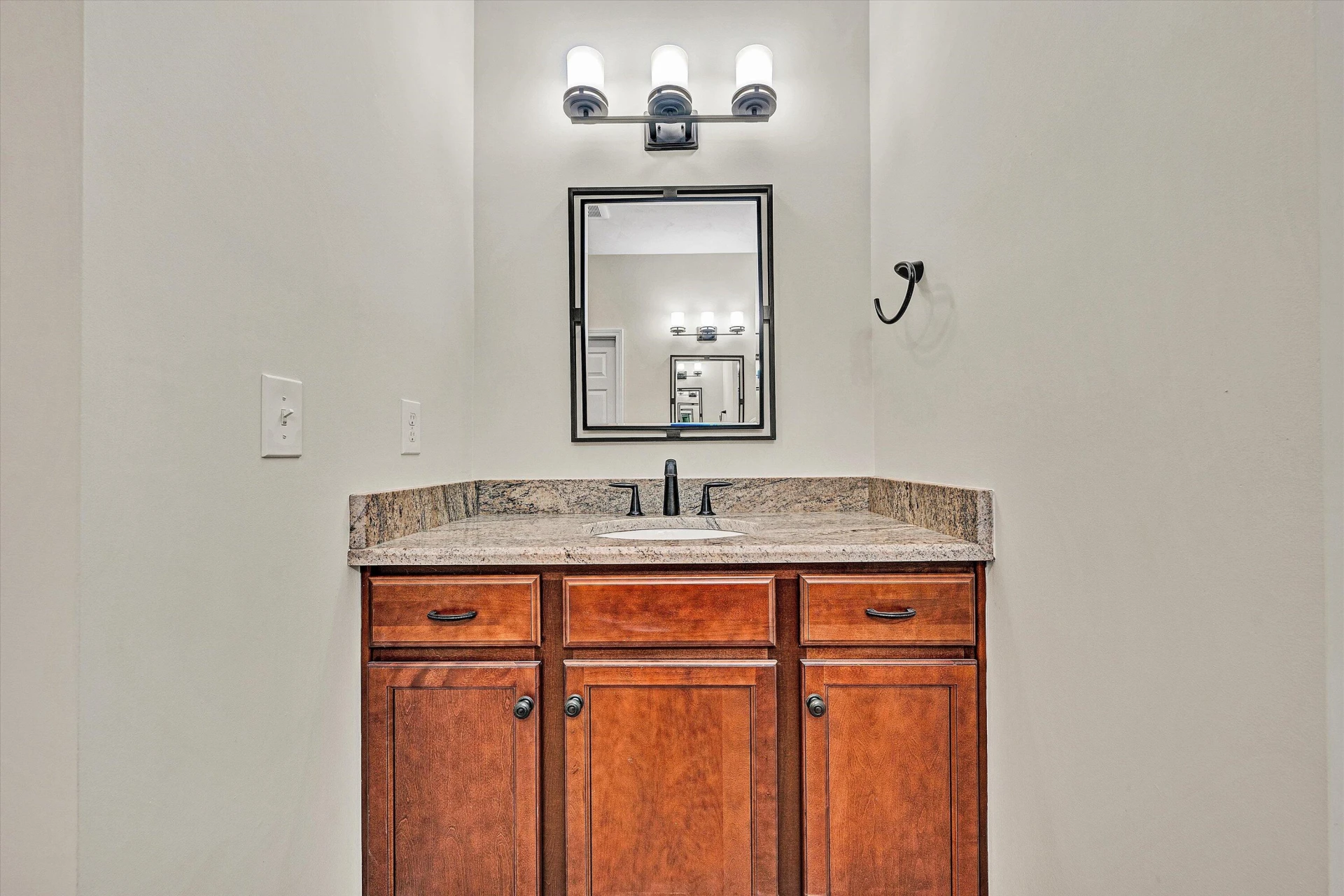 7125 Linn Cove CT - Photo 20