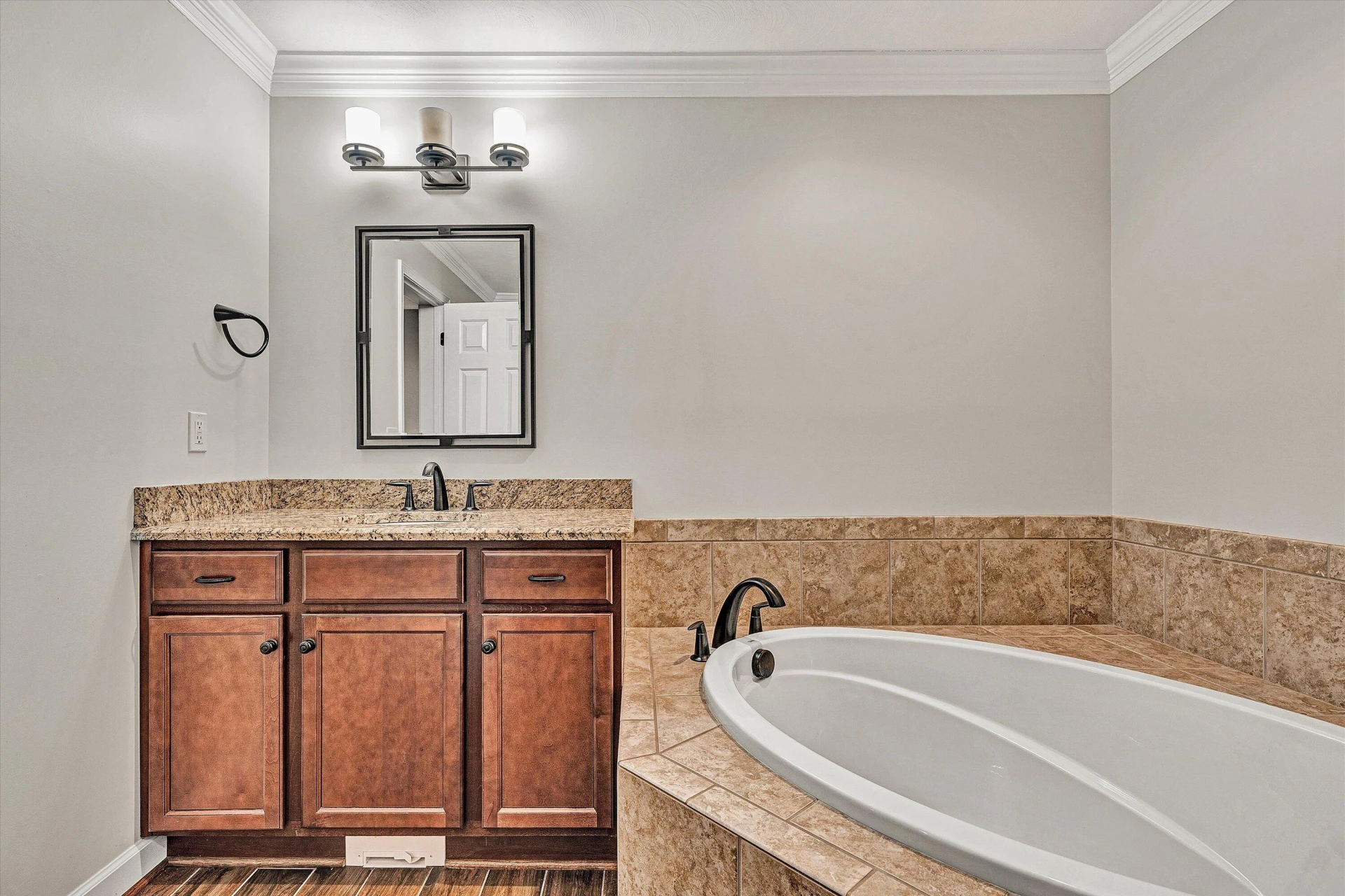 7125 Linn Cove CT - Photo 35