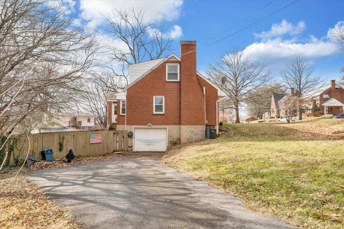 2415 Oakland BLVD NW - Photo 32