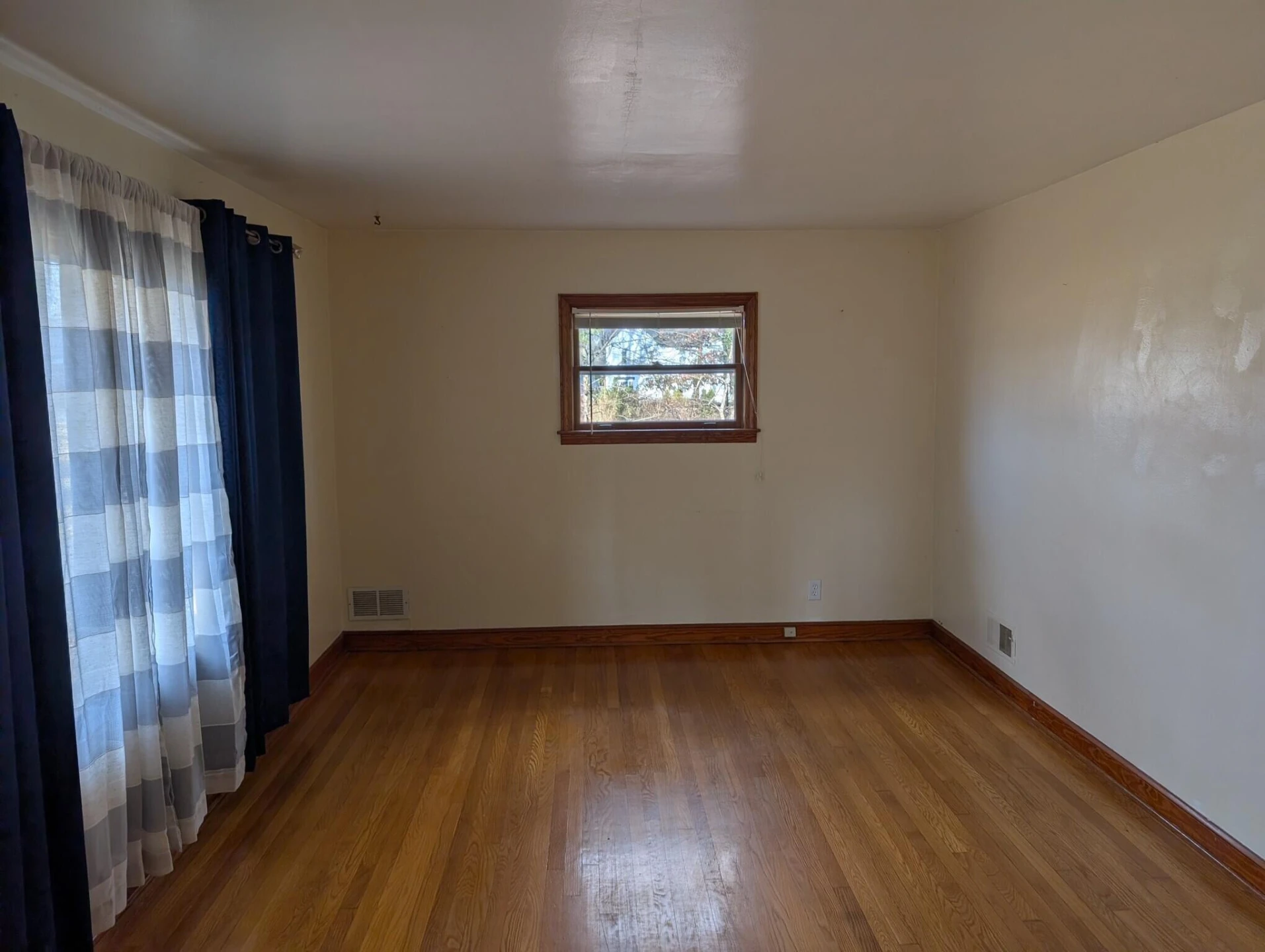 2750 Creston AVE SW - Photo 3