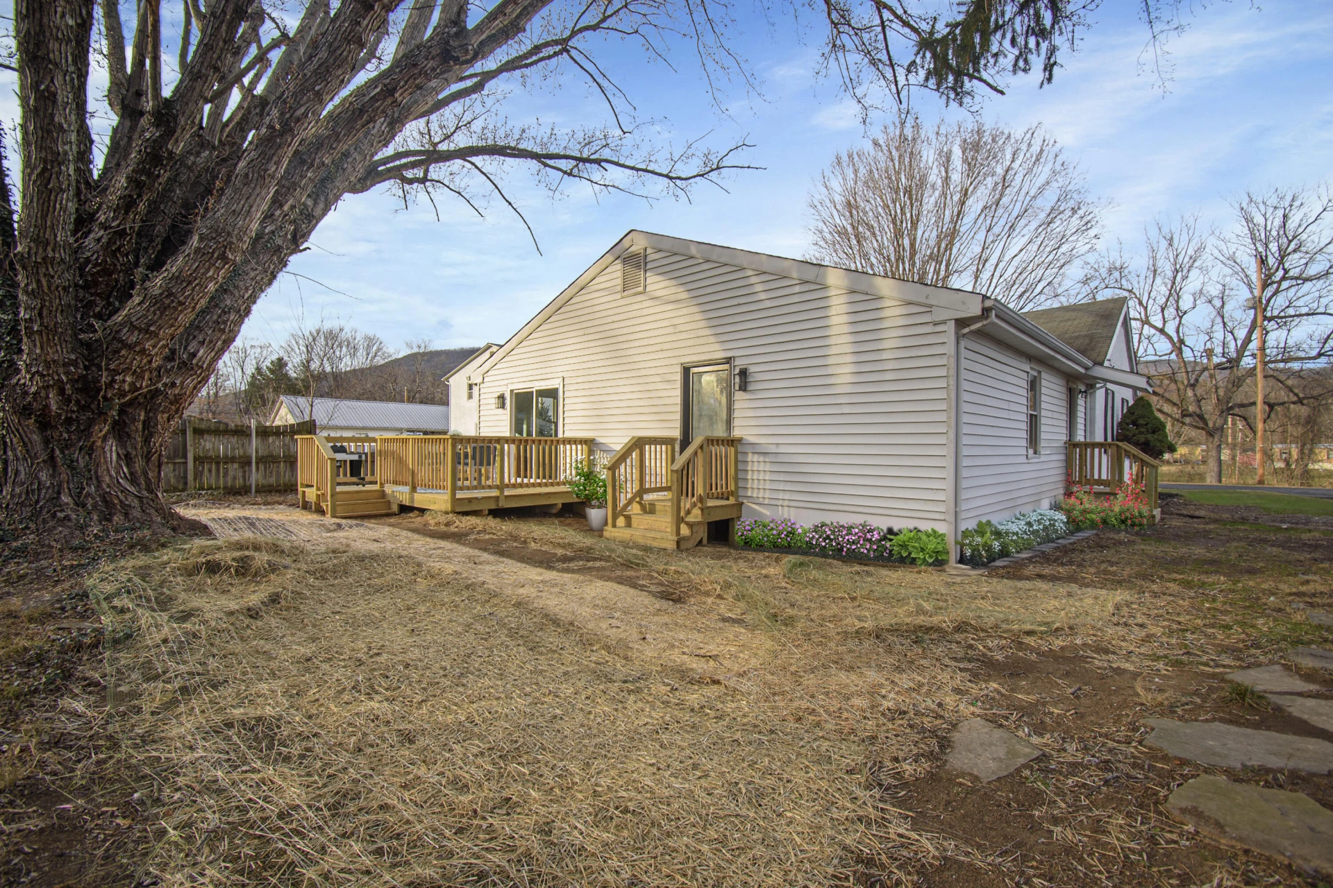 5291 Lafayette RD - Photo 9