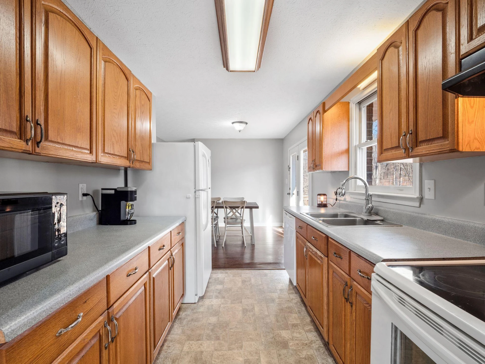 2001 Woodhaven DR - Photo 12