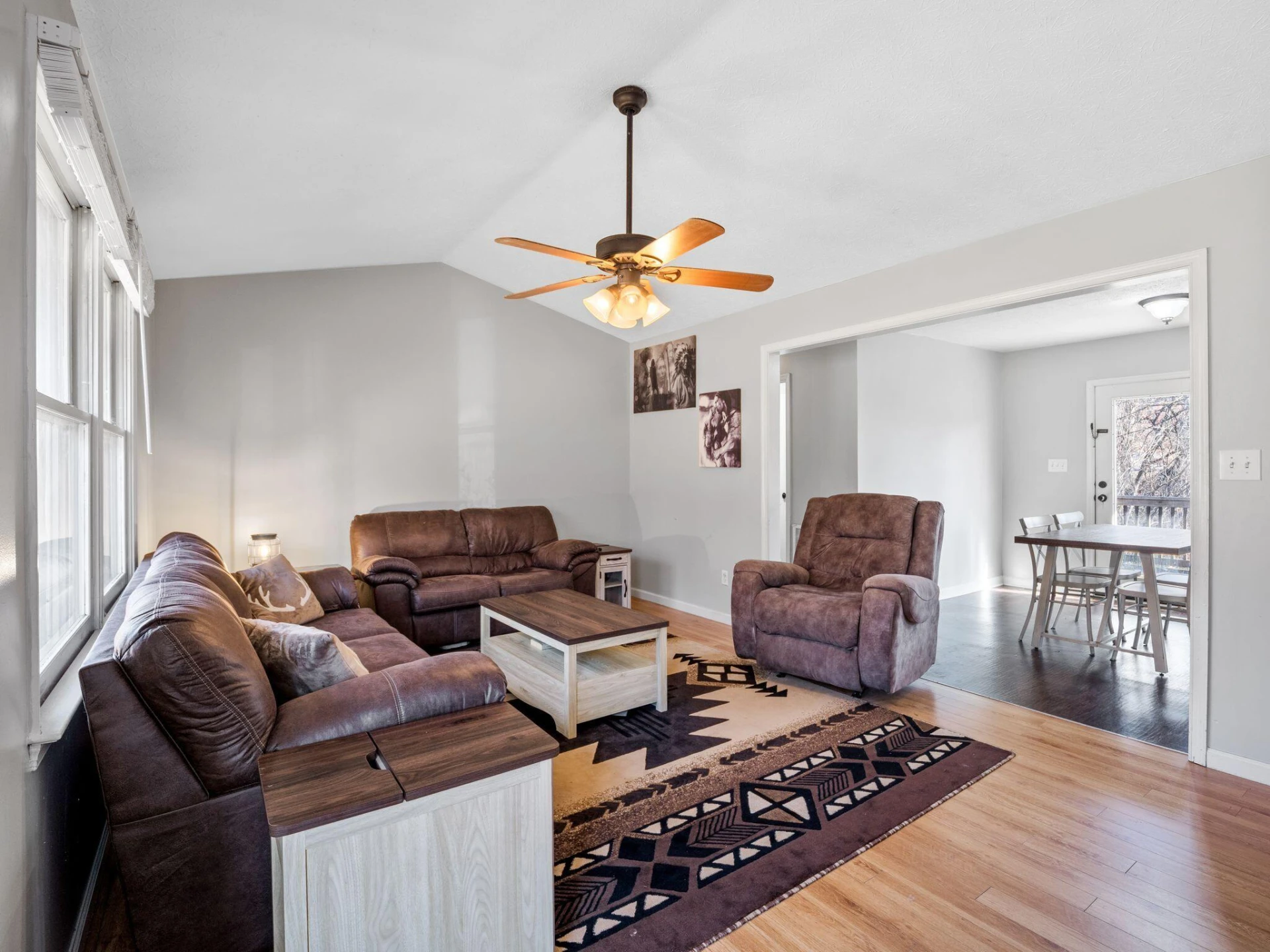 2001 Woodhaven DR - Photo 3