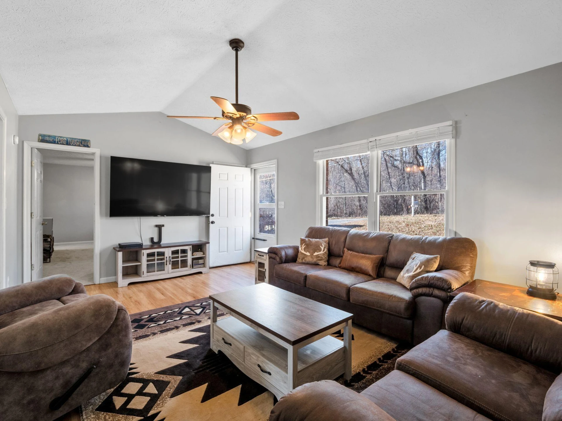 2001 Woodhaven DR - Photo 4