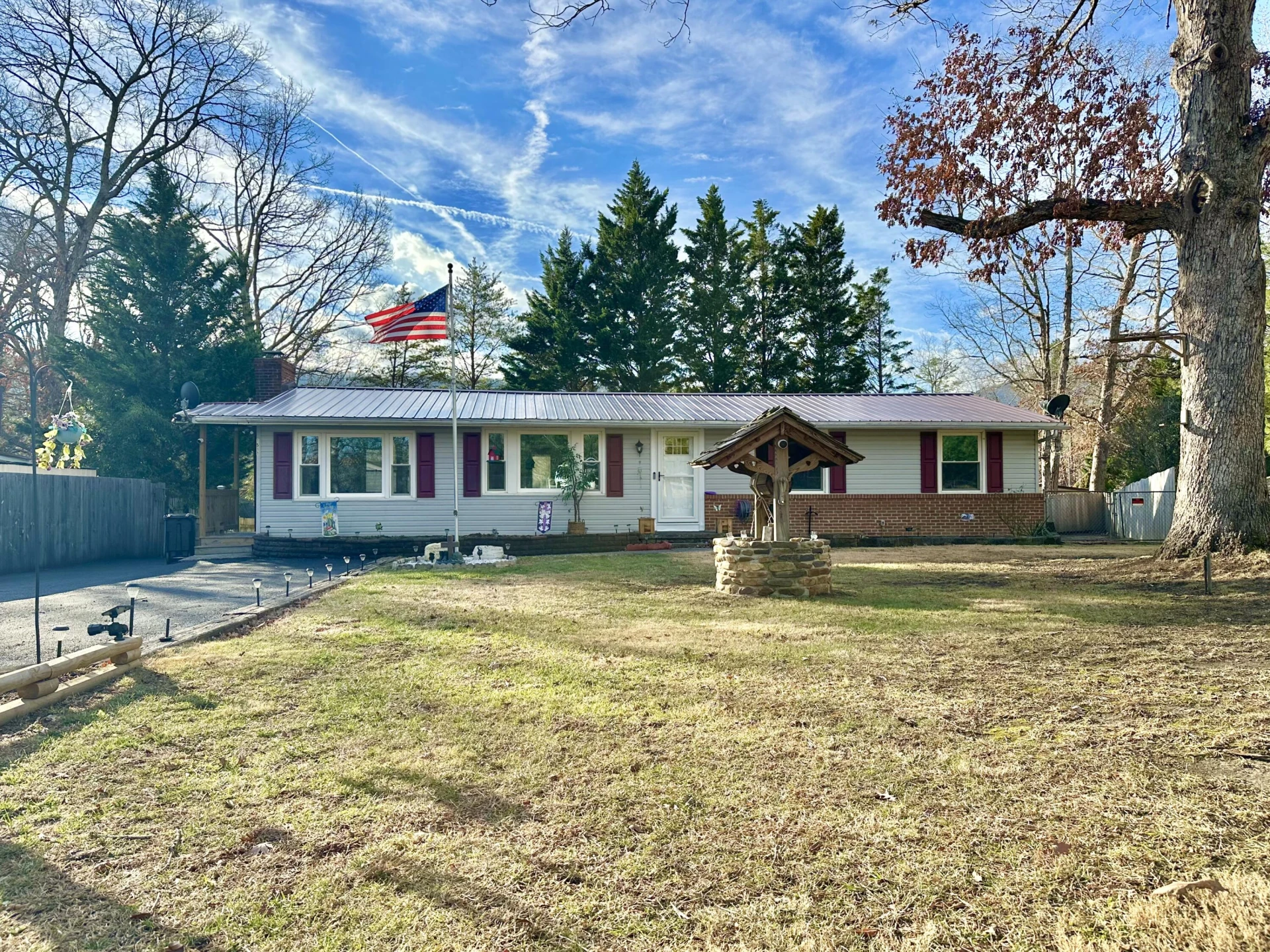 1511 Cedar ST - Photo 2