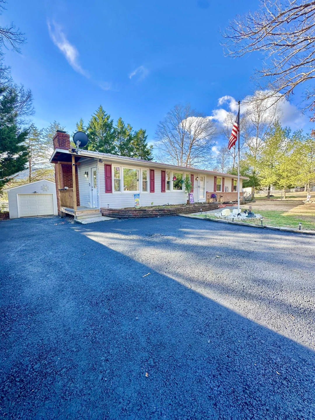 1511 Cedar ST - Photo 4