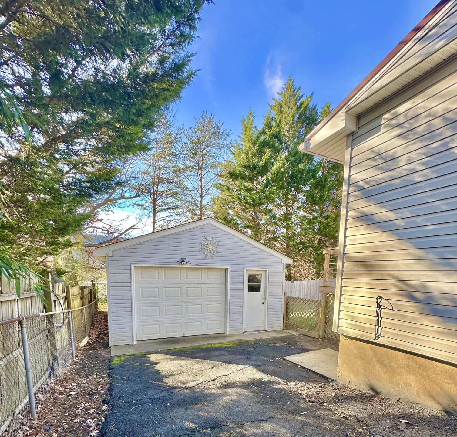 1511 Cedar ST - Photo 6