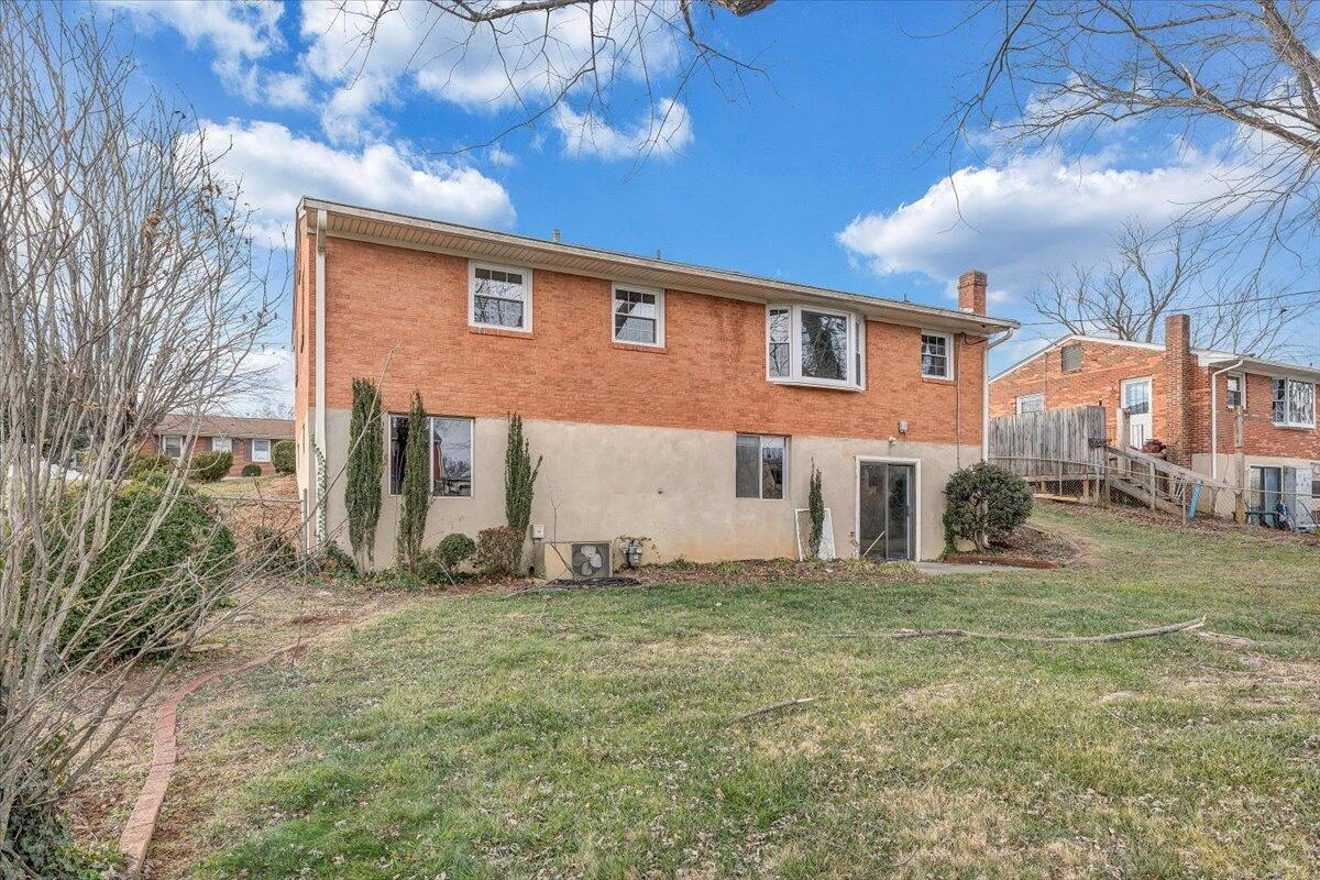 5809 Sierra DR NW - Photo 8