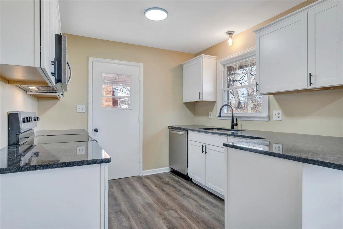 5809 Sierra DR NW - Photo 11