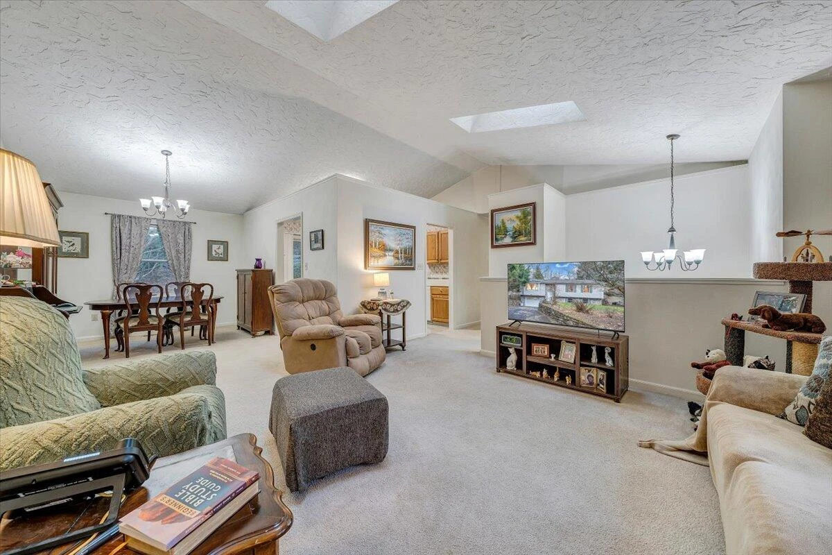 2720 Grandin RD SW - Photo 26