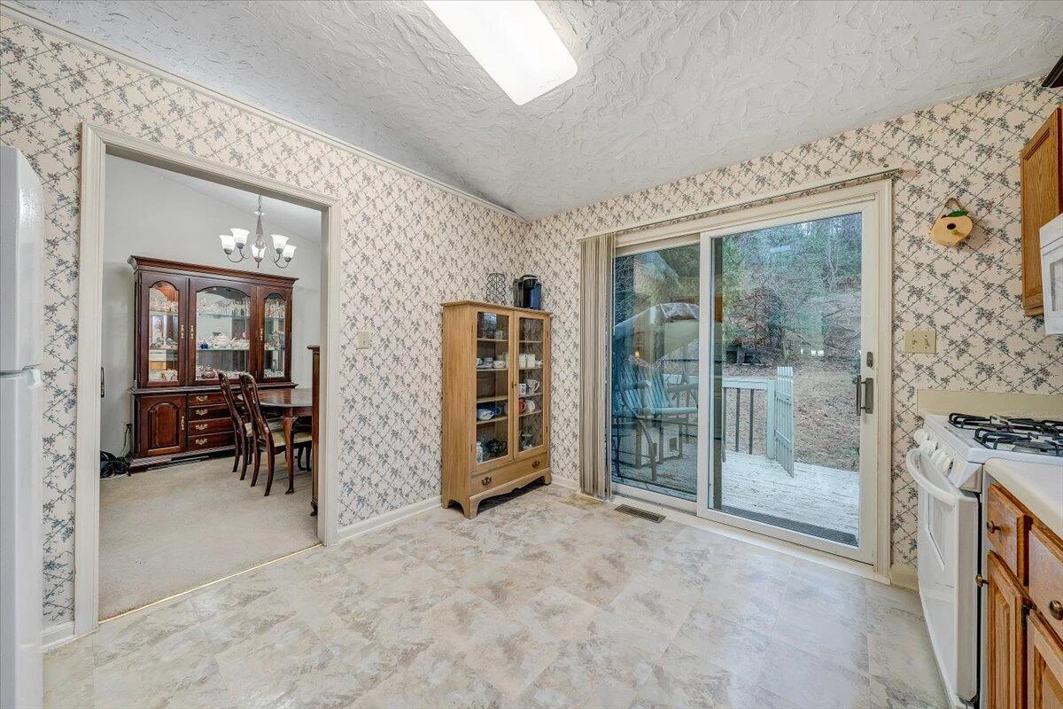 2720 Grandin RD SW - Photo 30