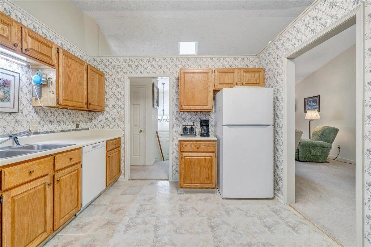 2720 Grandin RD SW - Photo 32