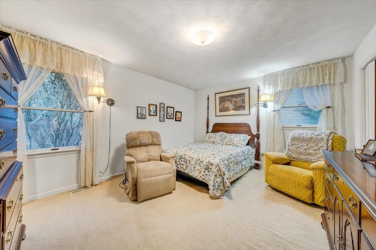 2720 Grandin RD SW - Photo 33
