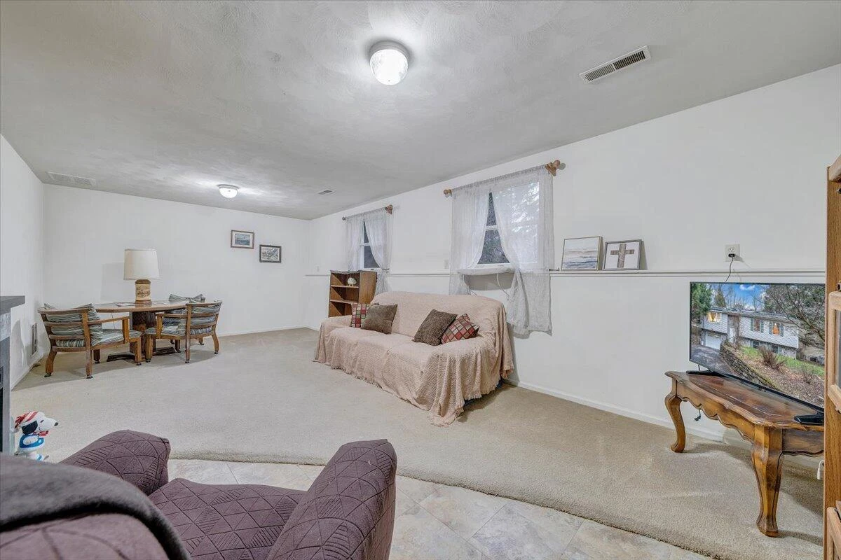 2720 Grandin RD SW - Photo 45