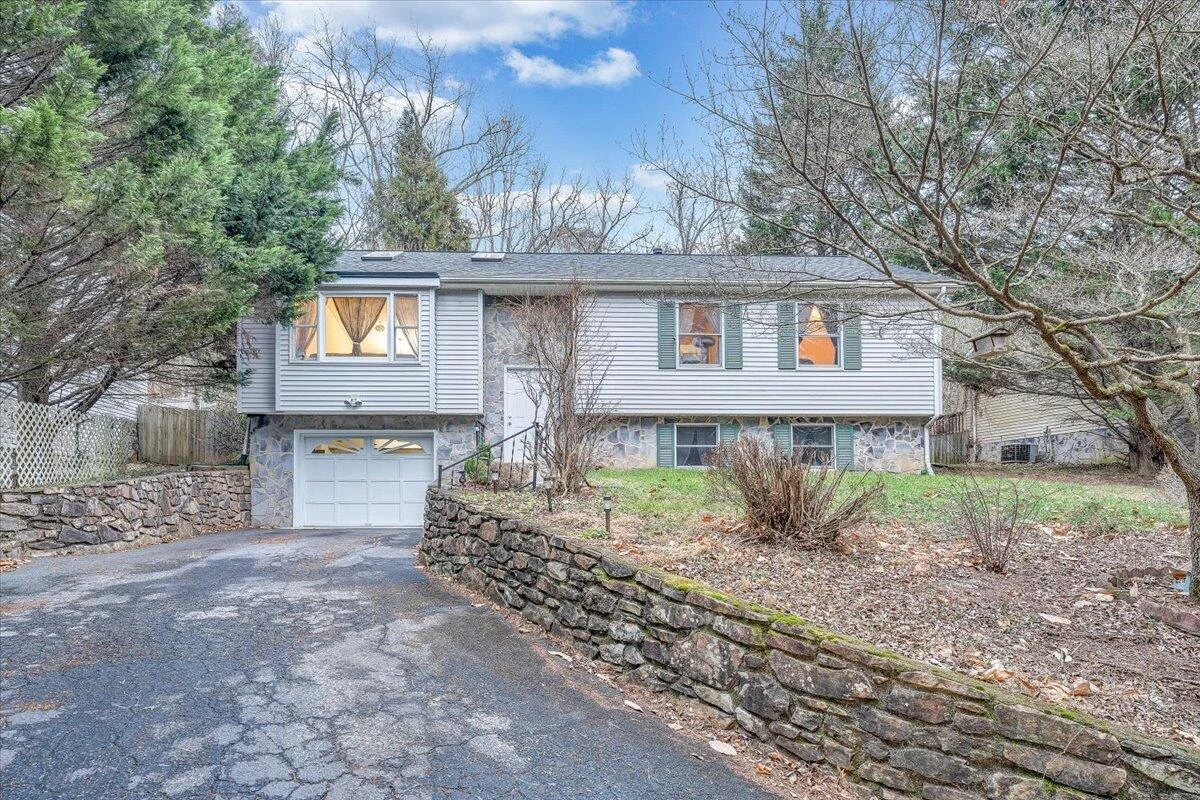 2720 Grandin RD SW - Photo 11