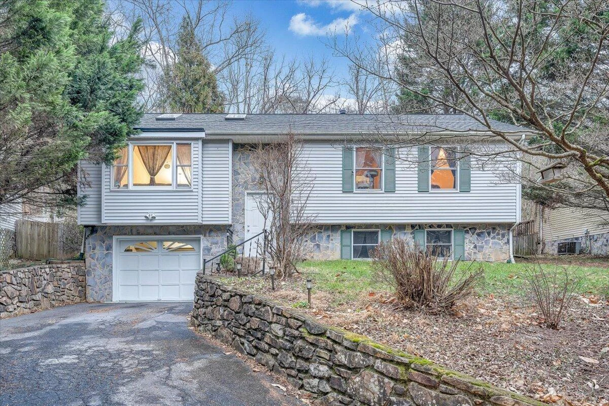 2720 Grandin RD SW - Photo 12