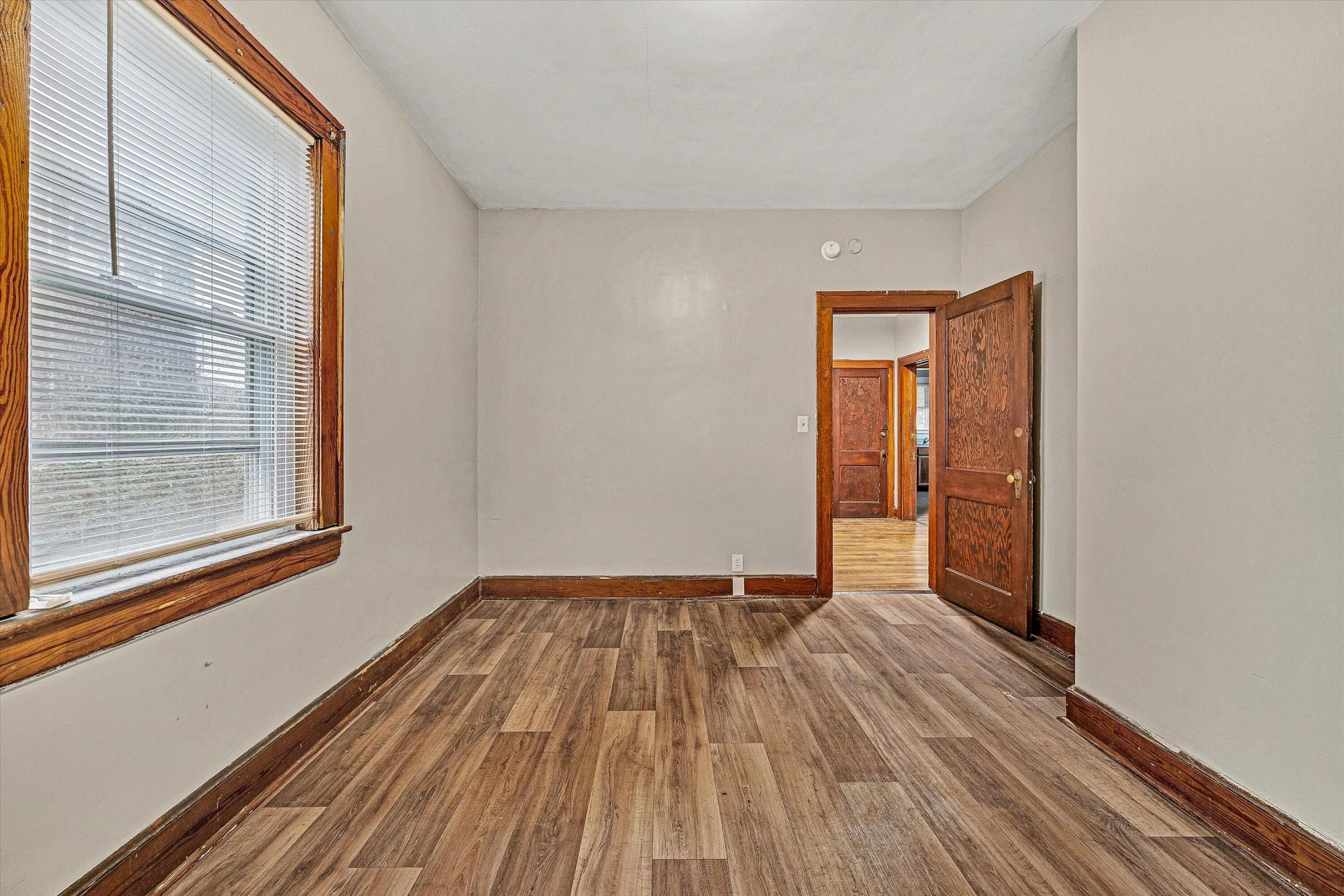 919 Dale AVE SE - Photo 11