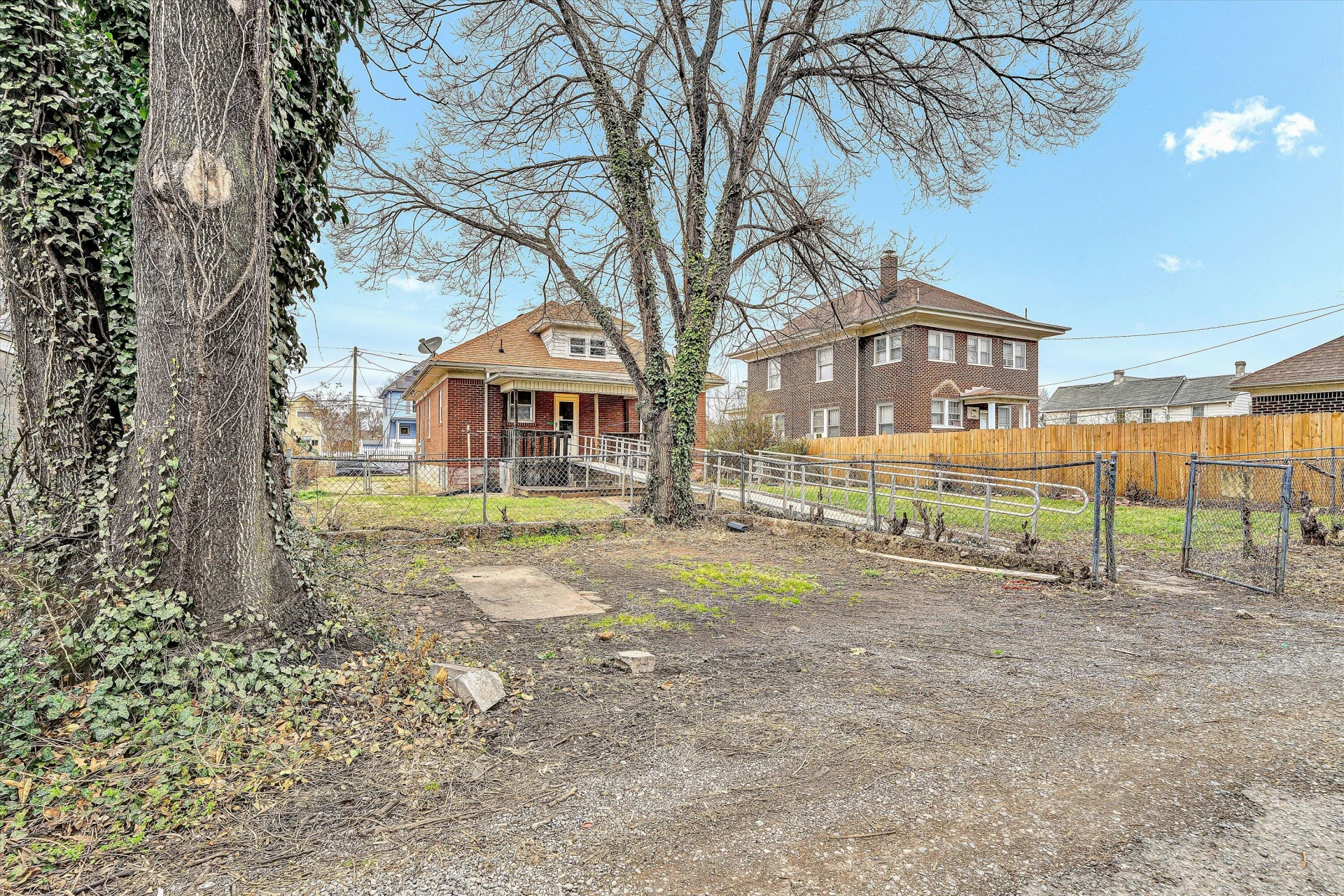919 Dale AVE SE - Photo 17