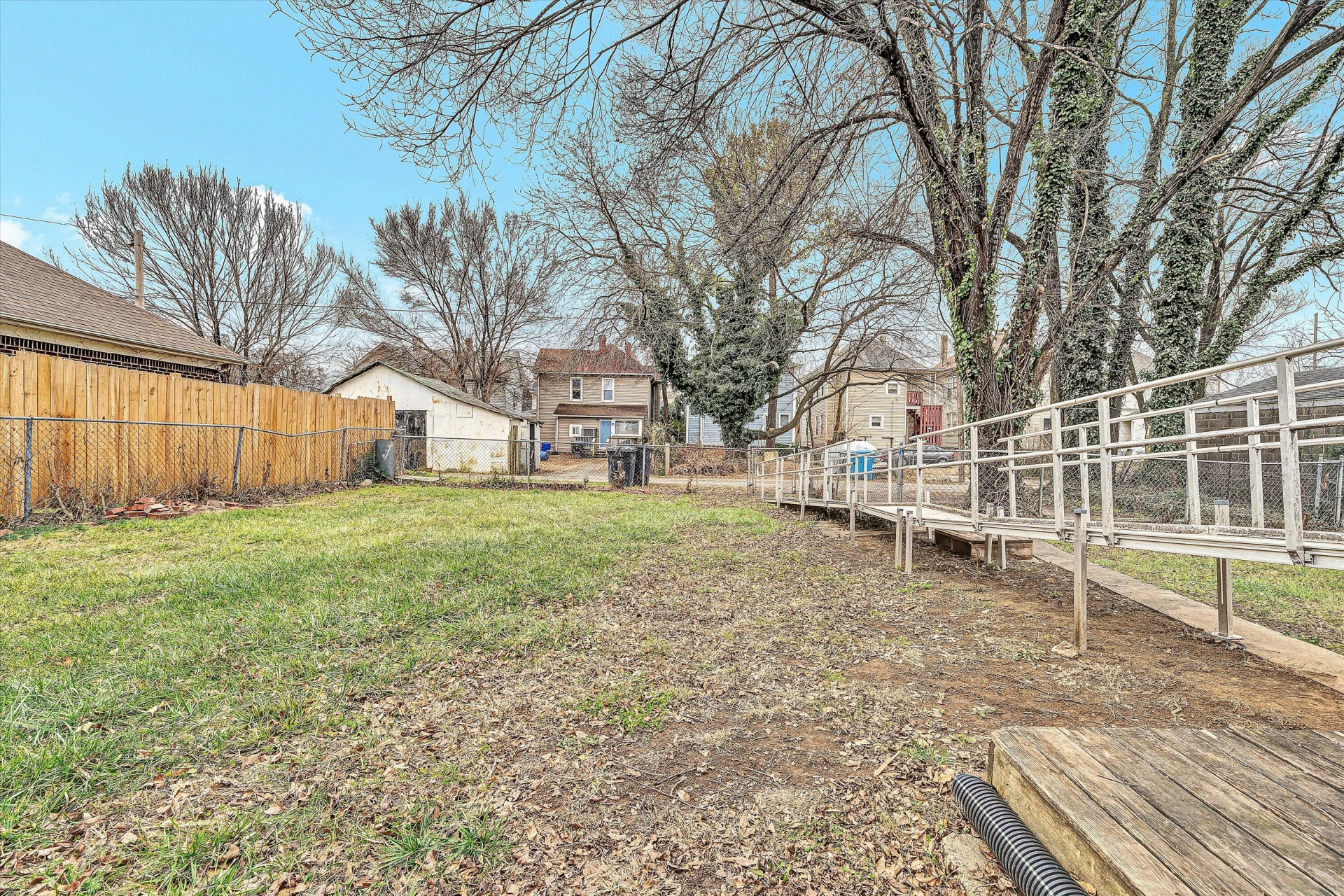 919 Dale AVE SE - Photo 19
