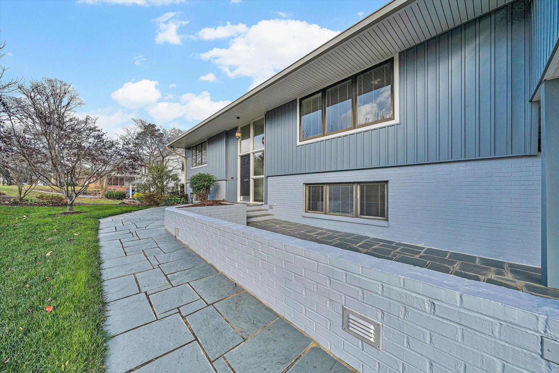 1609 Blair RD SW - Photo 6