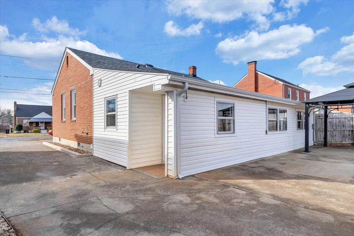 4713 Delray ST NW - Photo 4