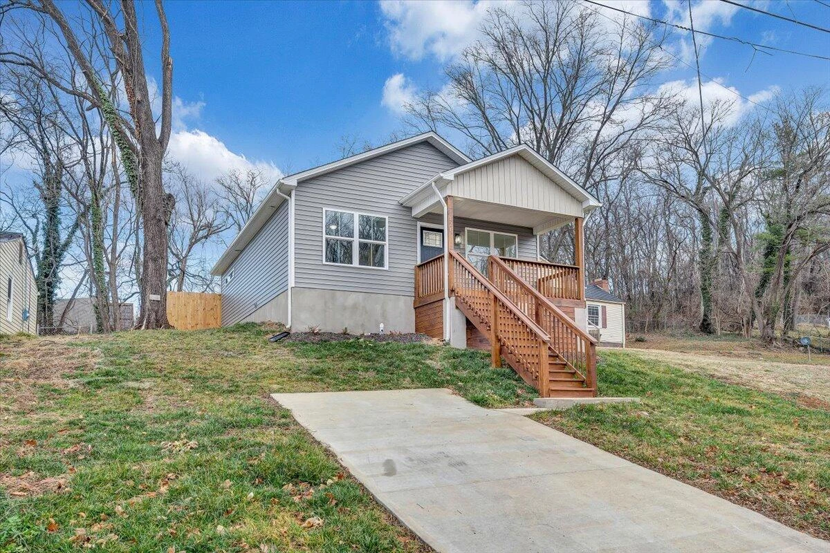 1424 Varnell AVE NE - Photo 23