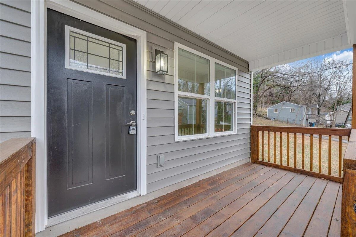 1424 Varnell AVE NE - Photo 4